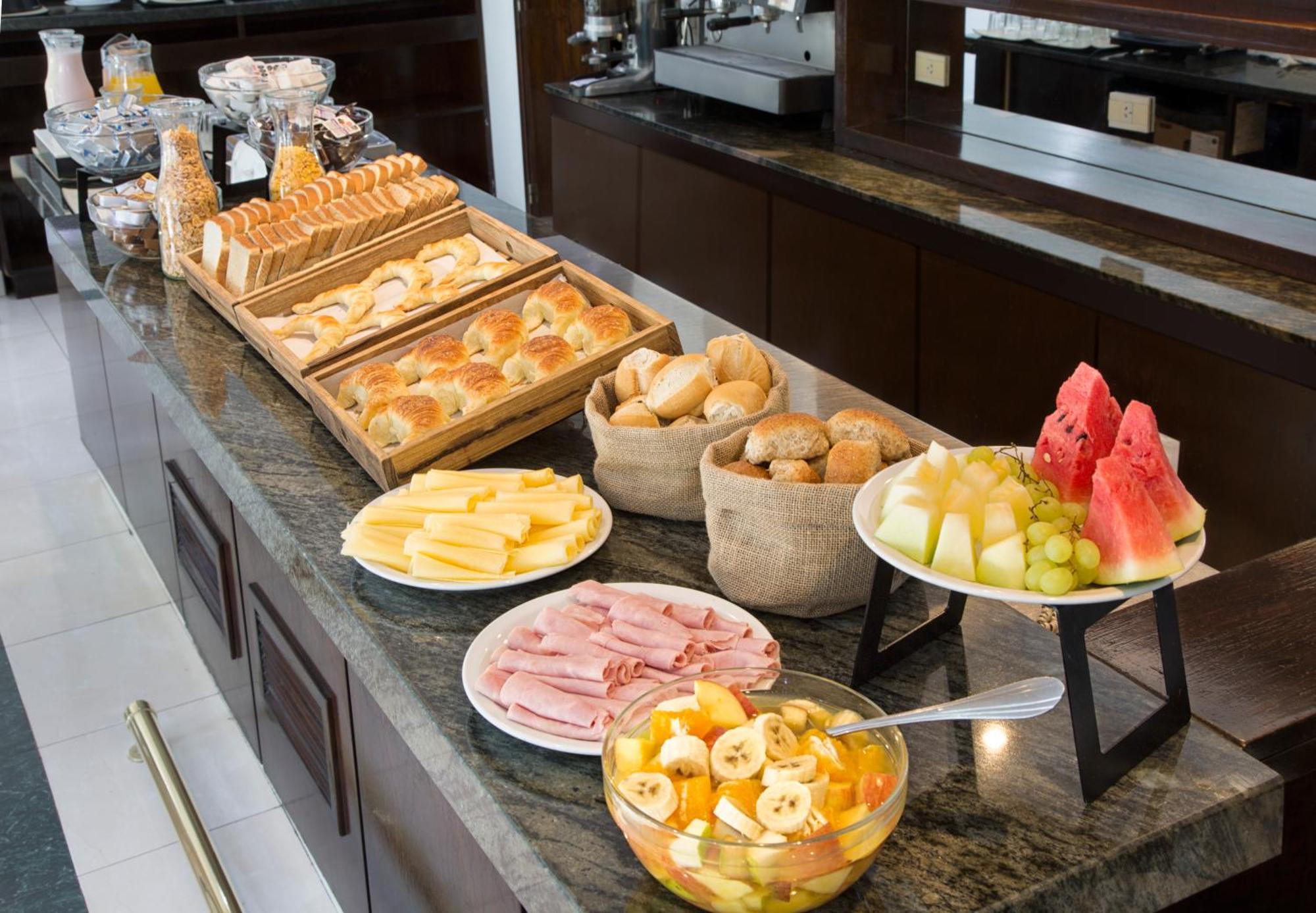Embajador Hotel 부에노스아이레스 외부 사진